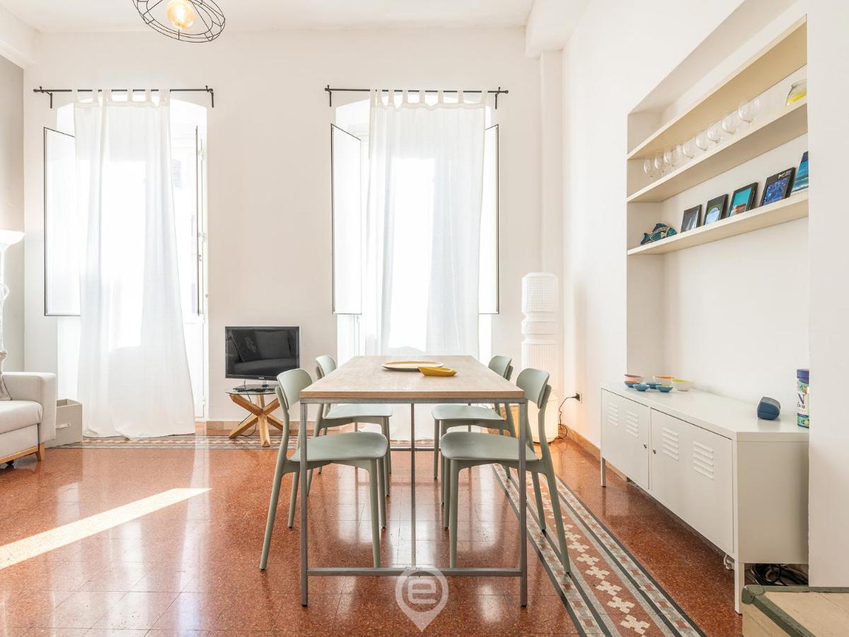 Mirabel Apartment - Wonderful Flat In City Center カリアリ エクステリア 写真