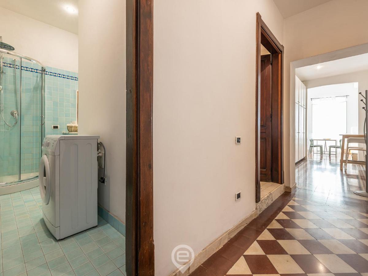 Mirabel Apartment - Wonderful Flat In City Center カリアリ エクステリア 写真