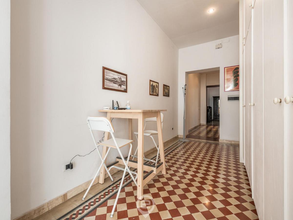 Mirabel Apartment - Wonderful Flat In City Center カリアリ エクステリア 写真