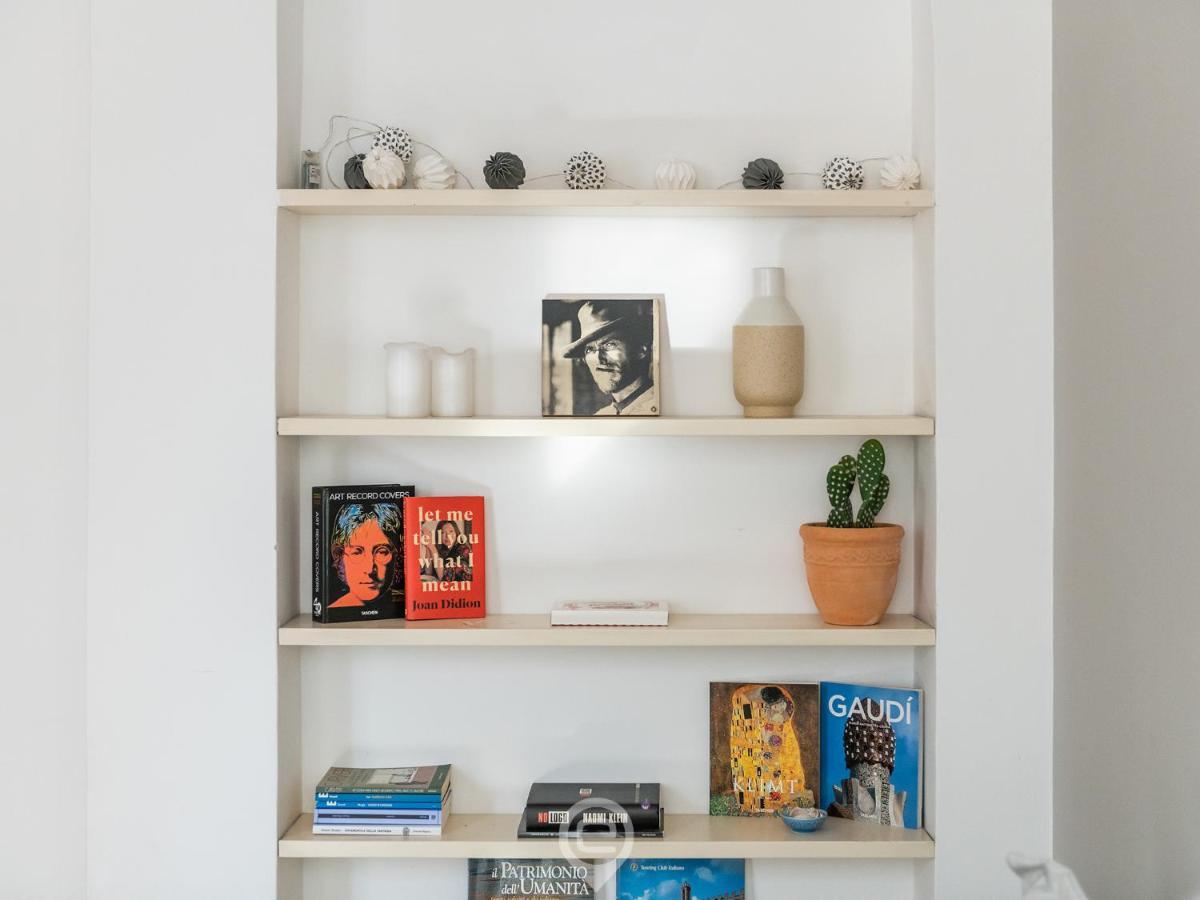 Mirabel Apartment - Wonderful Flat In City Center カリアリ エクステリア 写真